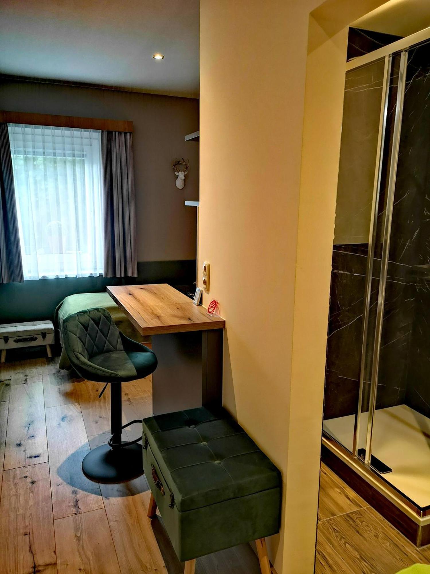 Hotel Apartment Das Au- Gut Hallein Exterior photo